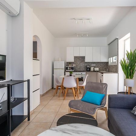 Beautiful One Bed Apartment In Paphos Exterior foto