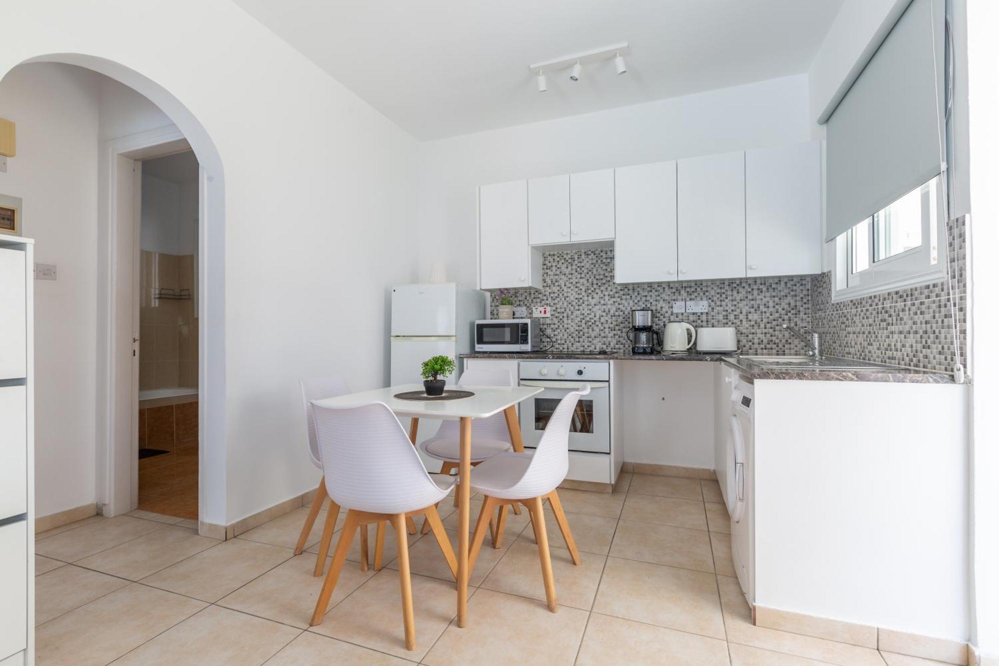 Beautiful One Bed Apartment In Paphos Exterior foto
