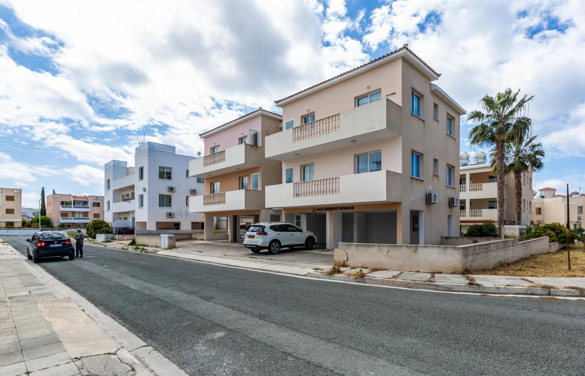 Beautiful One Bed Apartment In Paphos Exterior foto