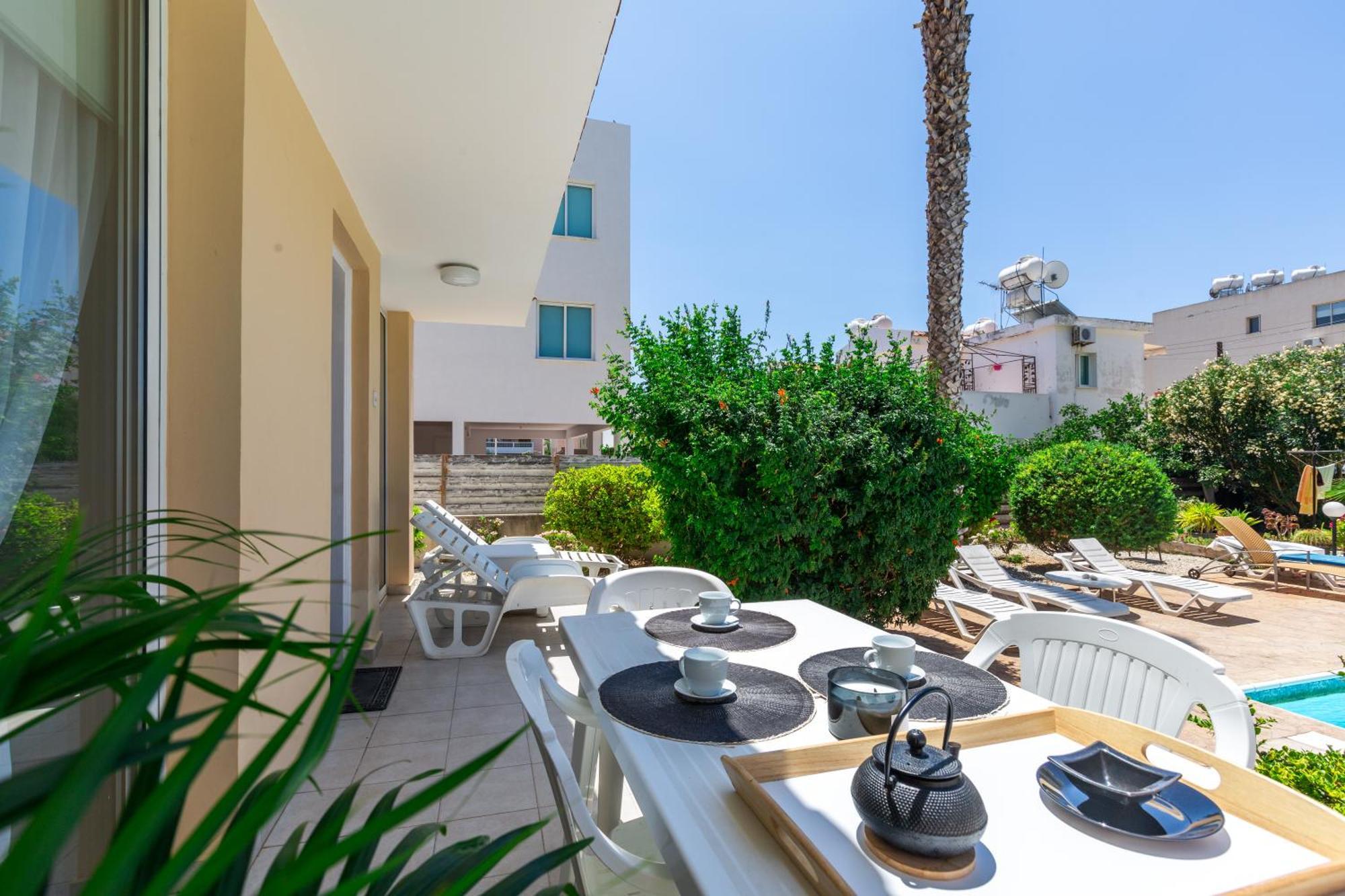Beautiful One Bed Apartment In Paphos Exterior foto